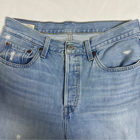 Levi's Premium 501 Jeans Womens W27 L26 Cropped Light Wash Distressed - Picture 4 of 13